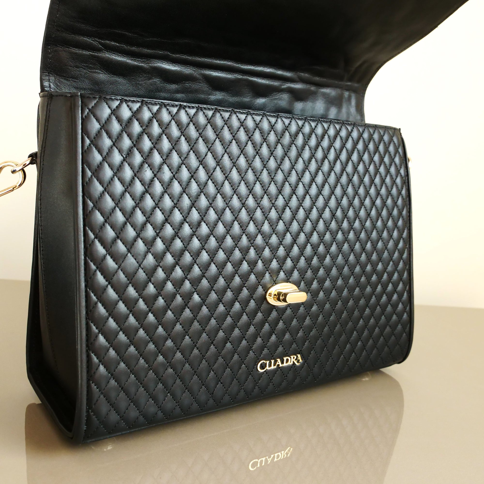 Womens cuadra stingray handbag