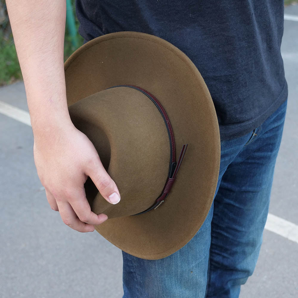 flat brim cowboy hat