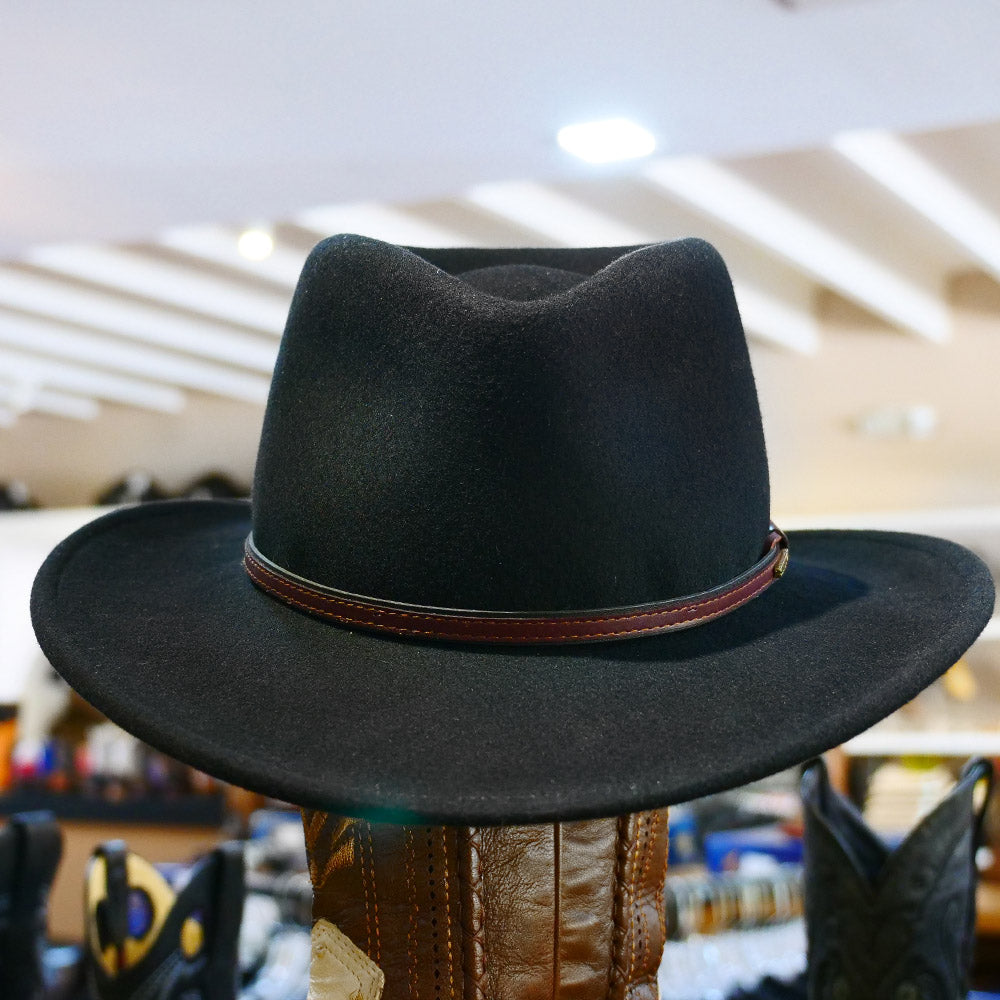 flat brim cowboy hat